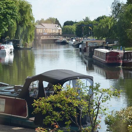 Riverside Inn إلي المظهر الخارجي الصورة
